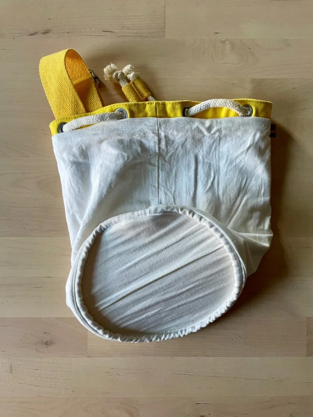 Teddy Fresh Unisex Yellow & White Checkered Drawstring Shoulder Bag Crossbody